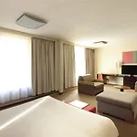호텔 Novotel Perpignan Nord